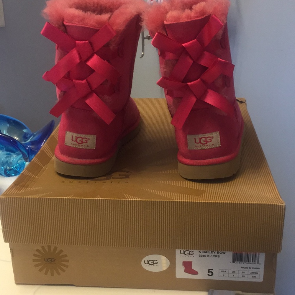 Pink bow Uggs